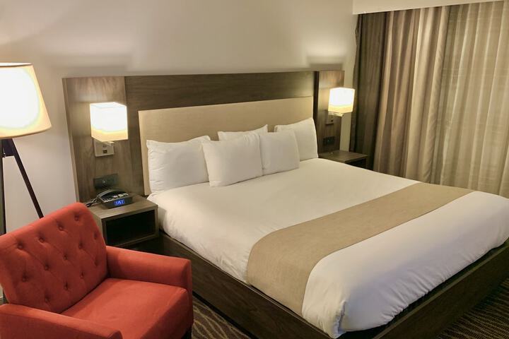 Room 11 of 22