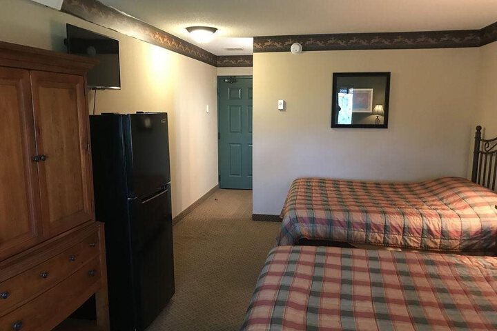 RIVERWOOD INN AND CONFERENCE CENTER