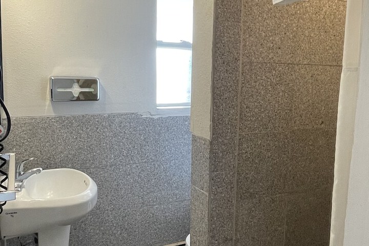 Room 7 of 17