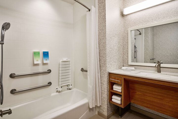 Room 13 of 27
