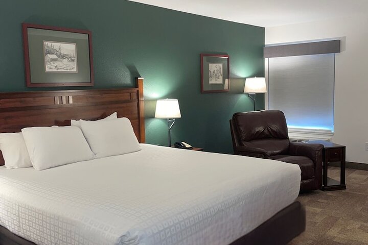 Room 27 of 61
