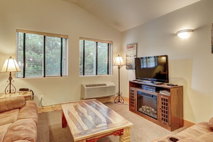Eagle Fire Lodge & Cabins