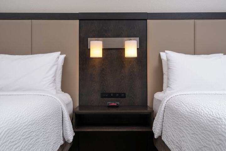 Holiday Inn Express & Suites Lakeland South by IHG