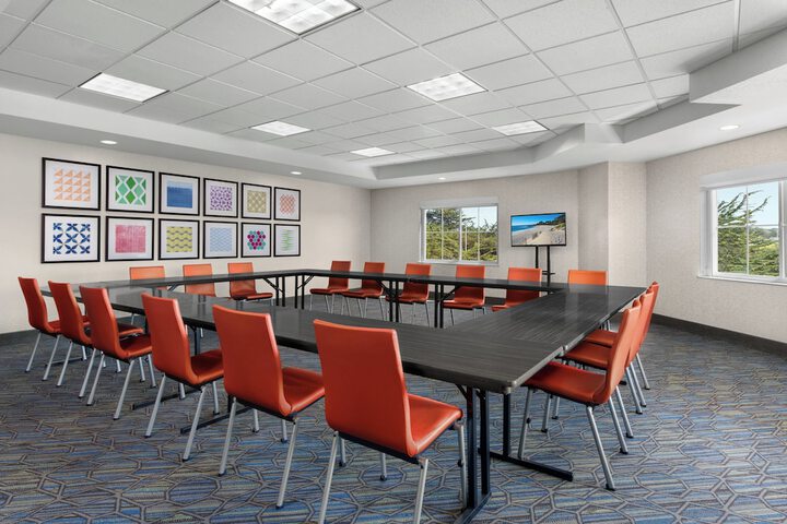 Holiday Inn Express Hotel & Suites Marina - State Beach Area by IHG