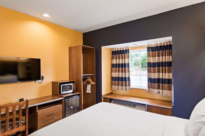 Room 15 of 24