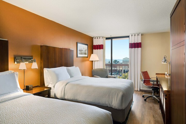 Room 14 of 40