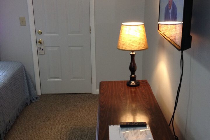 Room 15 of 37