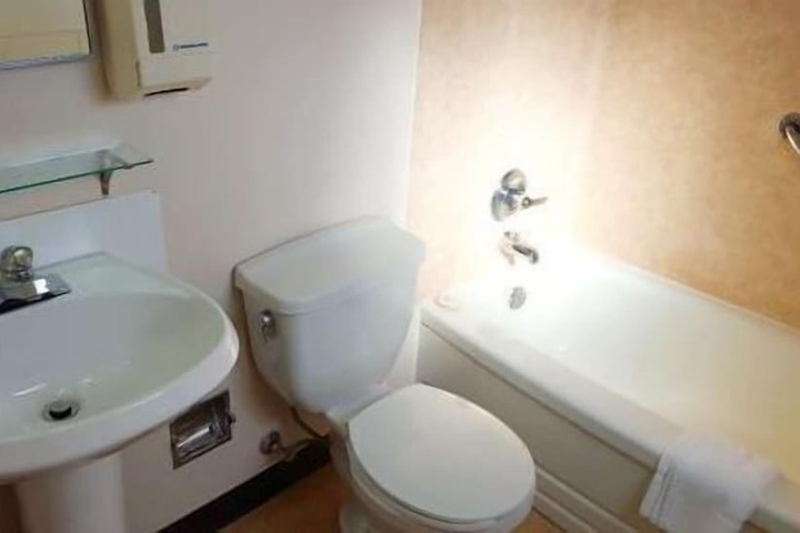 Room 18 of 26