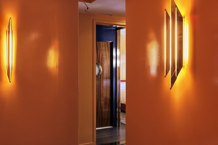 Ballroom/Hall 87 of 93