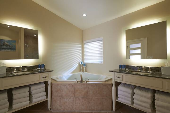 Edgewater Beach Hotel
