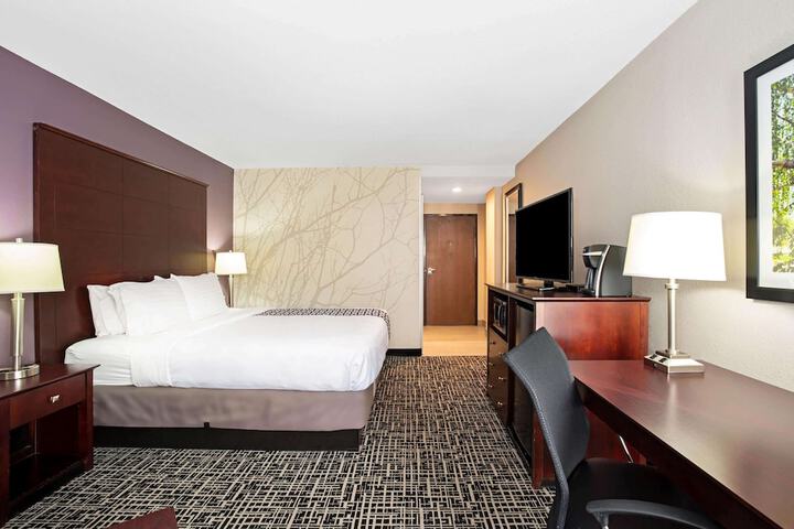 Room 28 of 81
