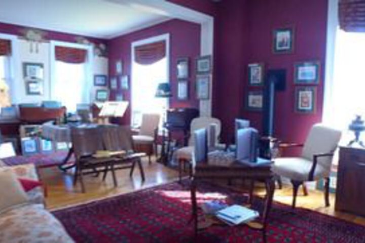 Artists Inn & Gallery