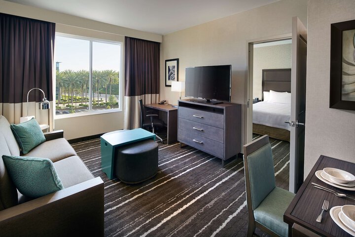 Room 15 of 40