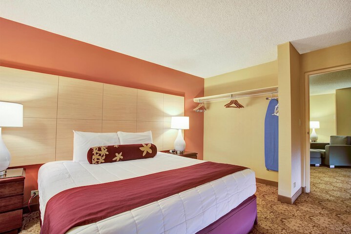 Hilo Hawaiian Hotel Trademark Collection by Wyndham