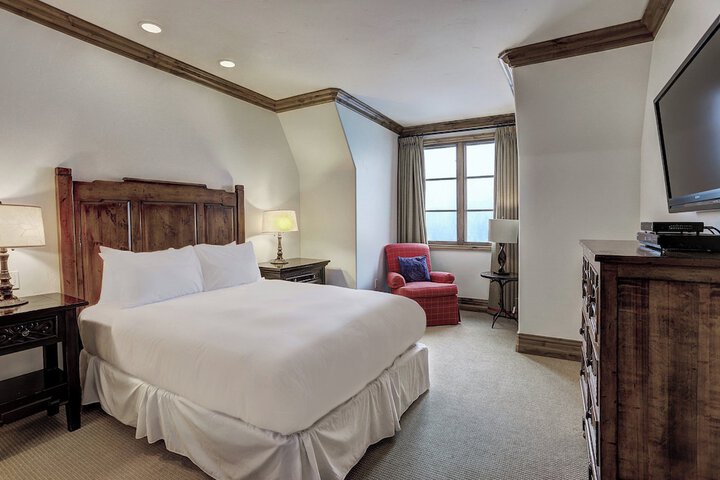 Room 366 of 450