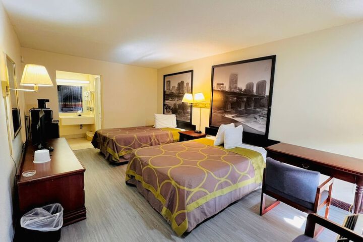 Room 11 of 22