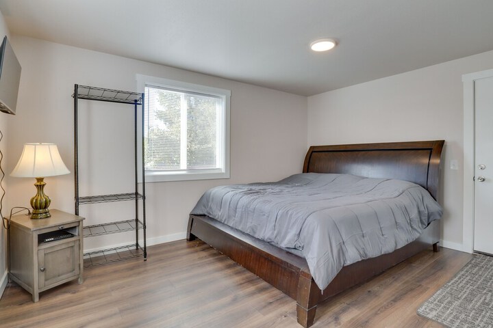 Lafayette Townhome: Cozy Retreat w / Private Patio