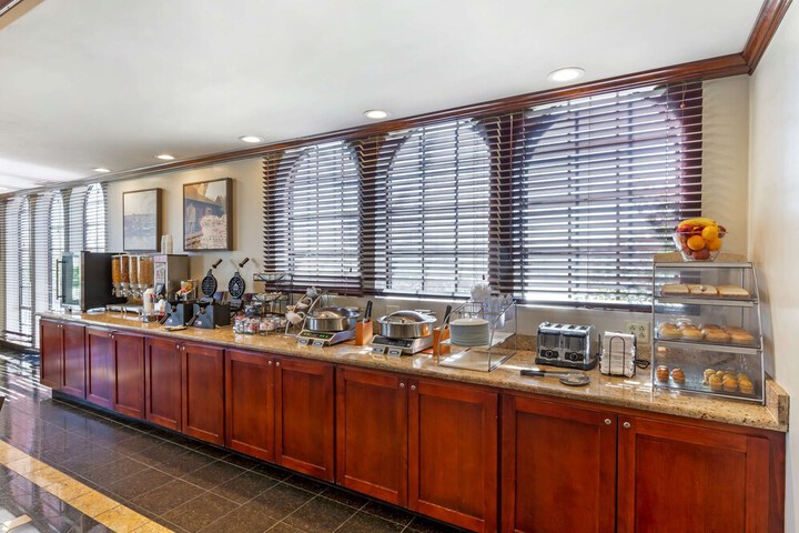Breakfast/Coffee Service 42 of 44