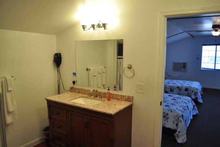 Room 102 of 124