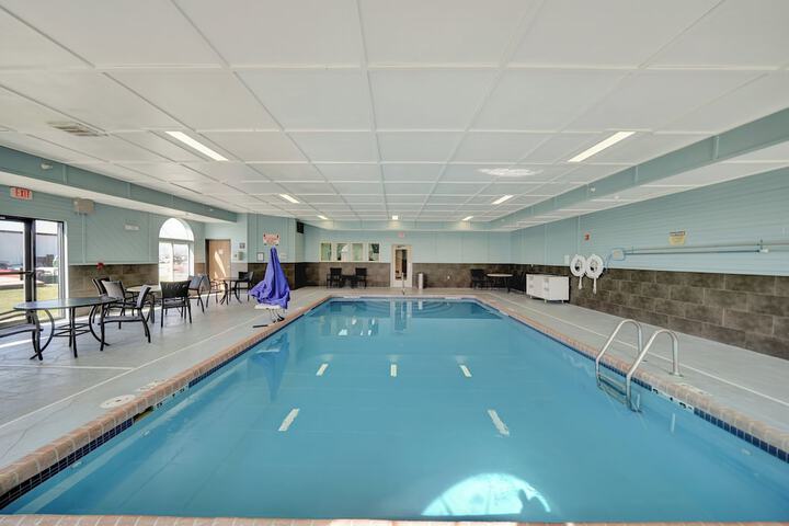 Pool 32 of 163