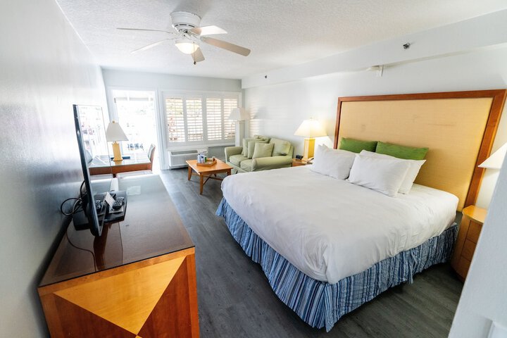 Pirates Cove Resort & Marina