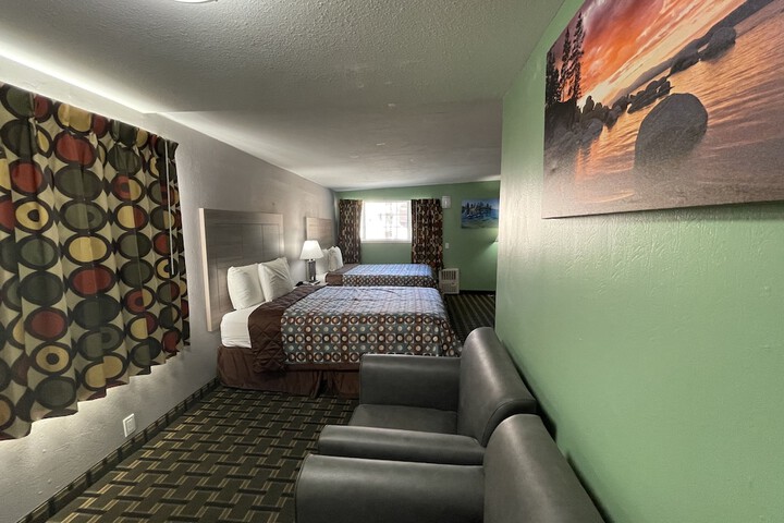 Room 33 of 84