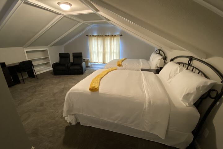 Room 3 of 34