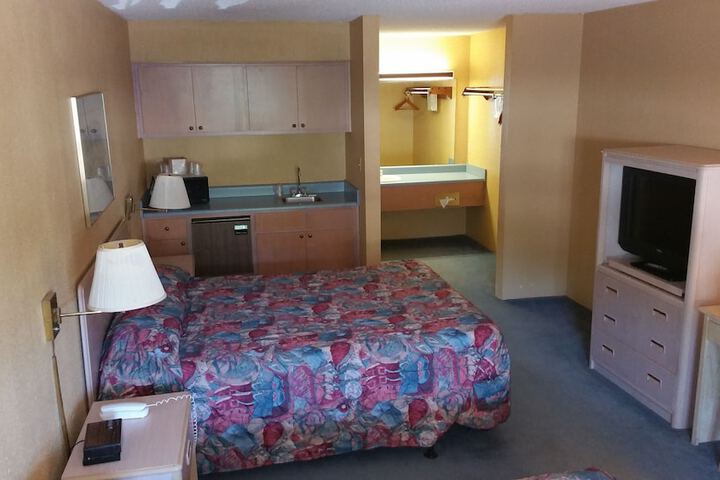 Room 28 of 46