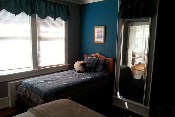Room 17 of 35