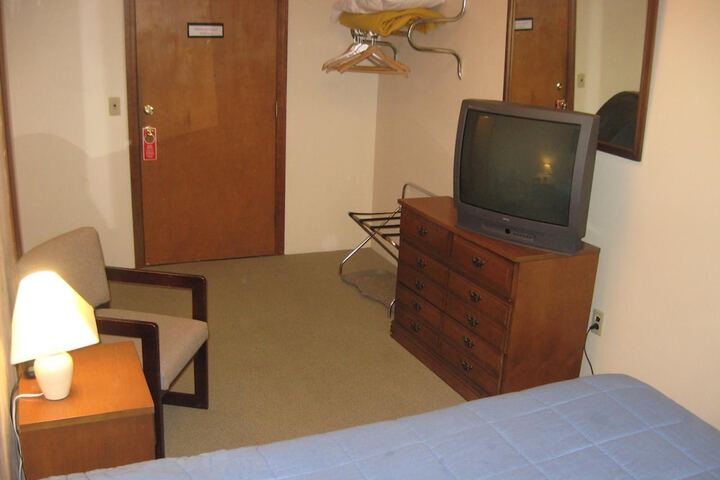 Room 27 of 45