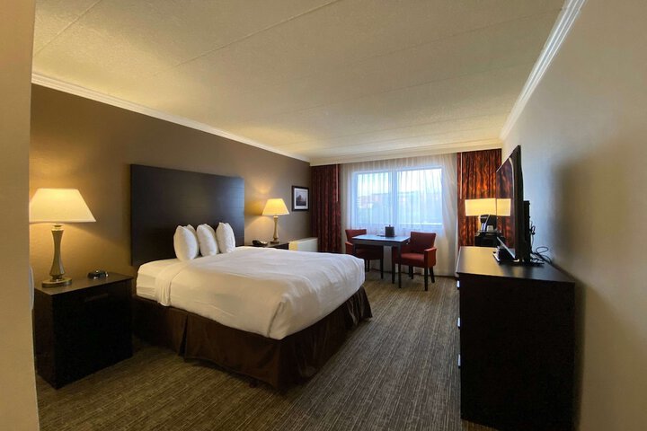 Room 32 of 50