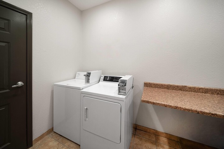 La Quinta Inn & Suites by Wyndham Kyle - Austin South