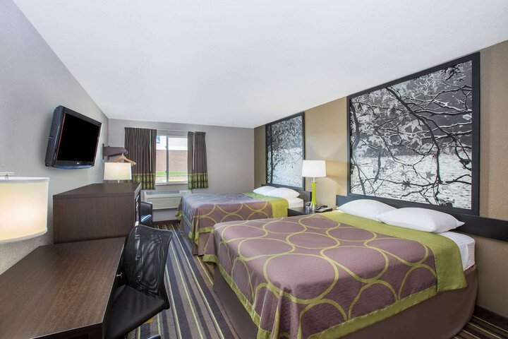 Super 8 by Wyndham Brookings