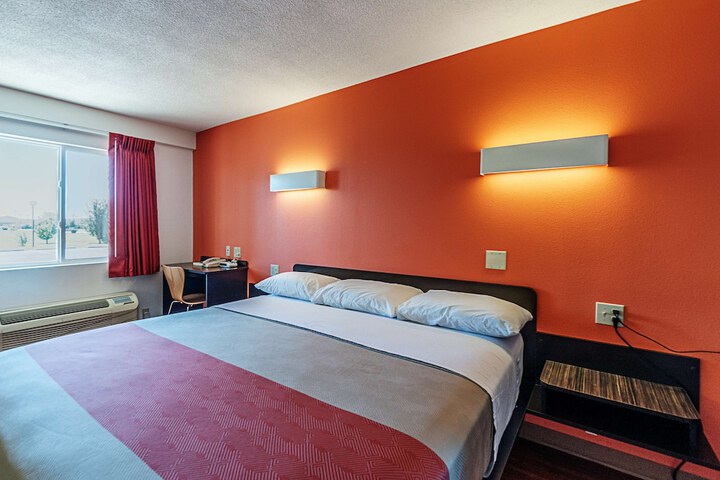 Room 22 of 34