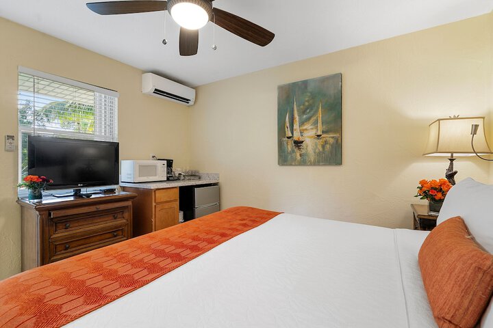 Room 33 of 87