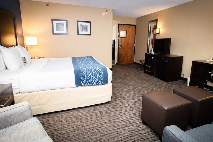 Room 27 of 51