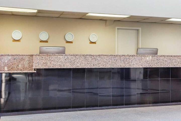 Hotel Interior 5 of 31