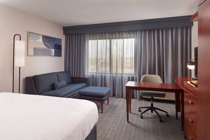 Room 27 of 47