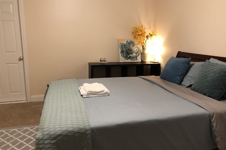 Rooms in Family House in Salem Boston