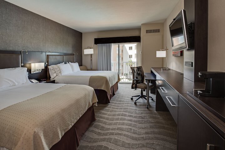 Room 42 of 62