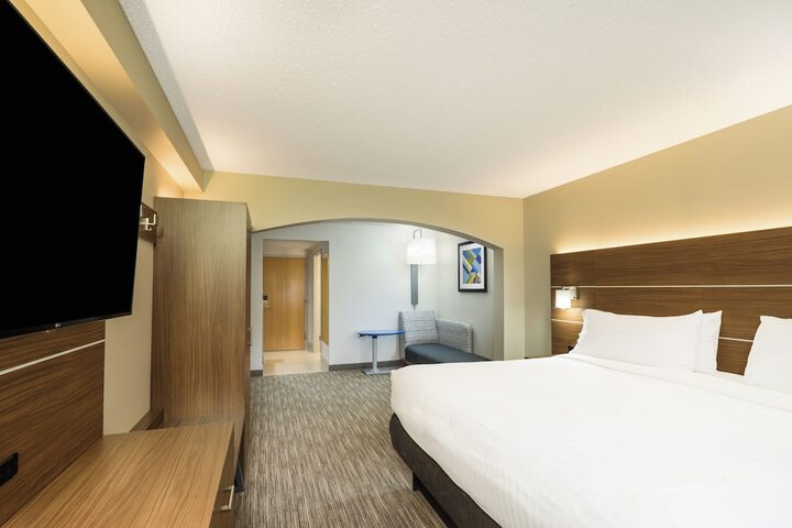 Room 13 of 41