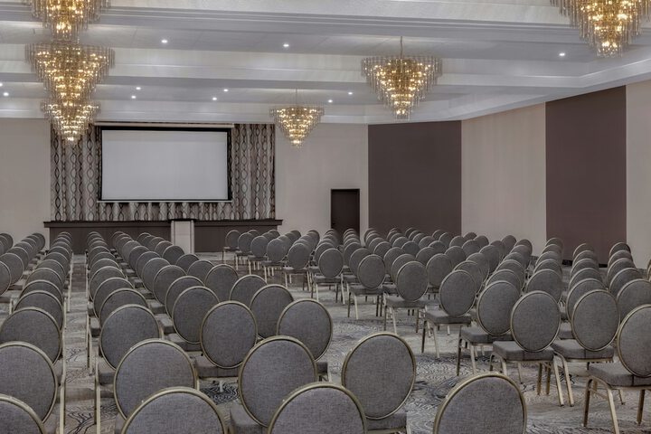 DoubleTree by Hilton Kingston
