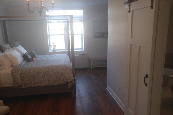 Harbor House Inn
