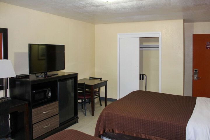Room 33 of 78