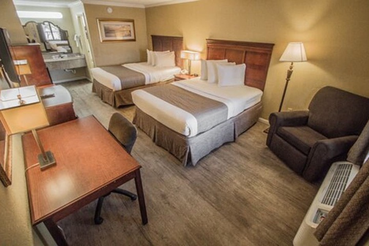 Room 12 of 37