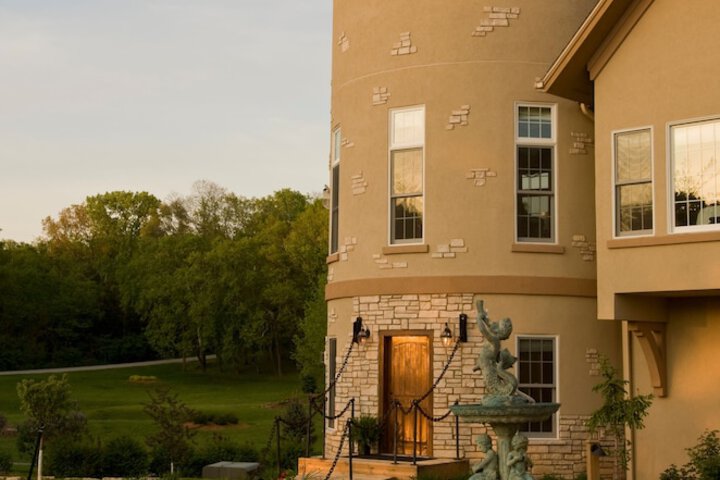 Goldmoor Inn