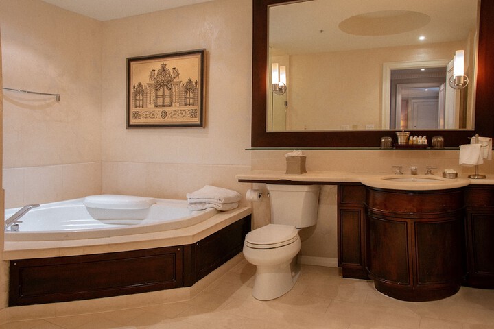 Room 21 of 61