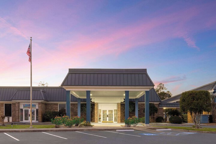 Days Inn by Wyndham Hinesville Near Fort Stewart