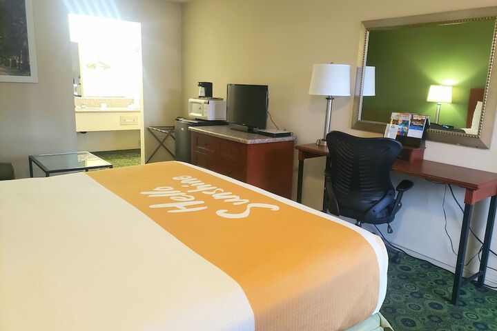 Days Inn by Wyndham Westley
