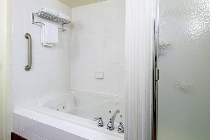 Hilton Garden Inn Edison / Raritan Center